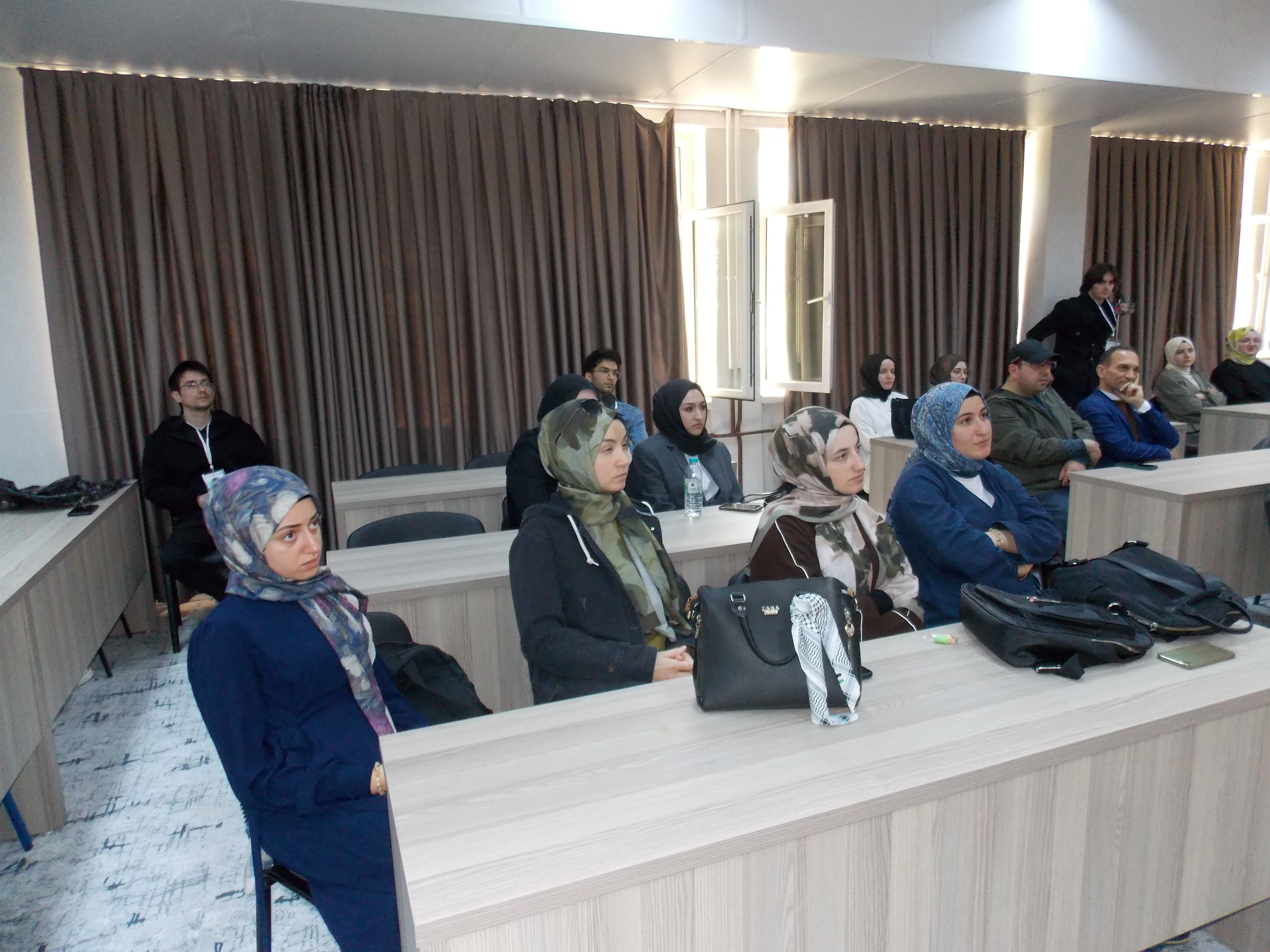 “Mevlânâ’dan Gönüllere” Konferansı Selçuk Üniversitesi Edebiyat Fakültesi’nde Gerçekleştirildi